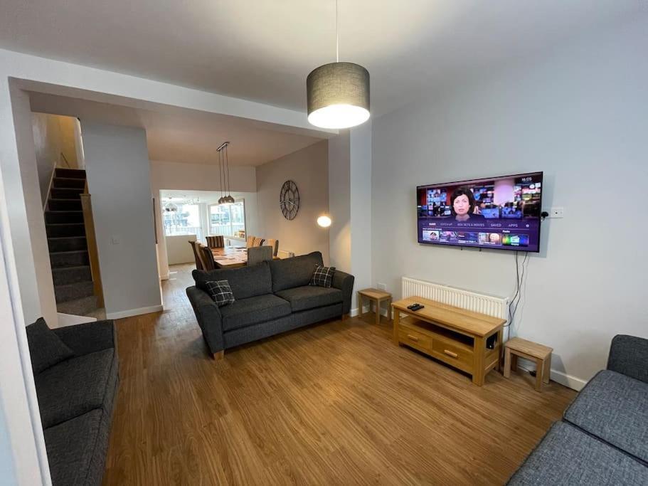 Hot Tub, Newly Refurbished 4 Bed, Dog Friendly. Ferienhaus Torquay