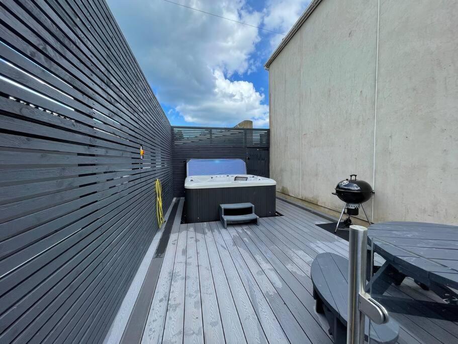 Hot Tub, Newly Refurbished 4 Bed, Dog Friendly. Ferienhaus Torquay